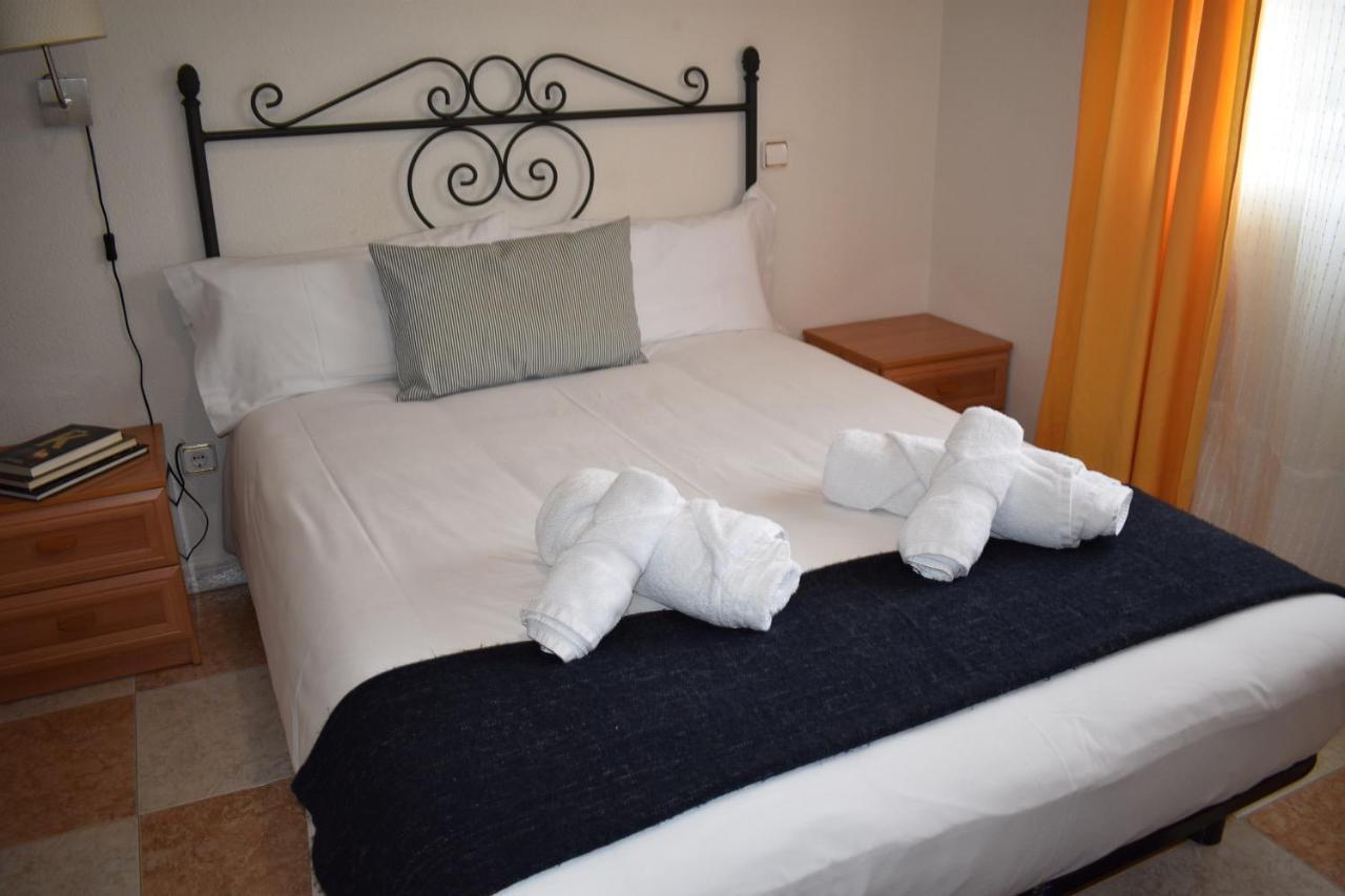 Hotel El Ancla Villanueva de la Cañada Eksteriør bilde