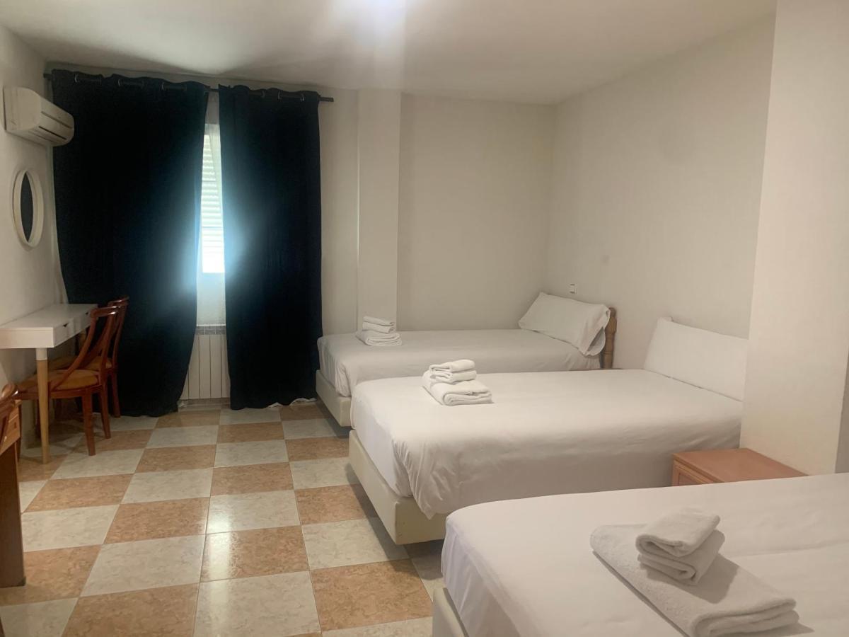 Hotel El Ancla Villanueva de la Cañada Eksteriør bilde